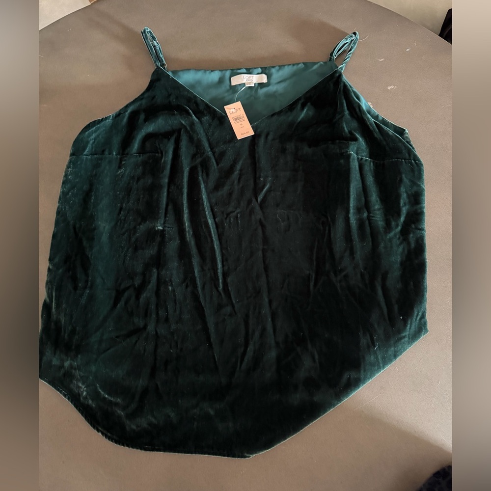NWT LOFT Women’s Velvet Emerald Green Cami Top, size 18